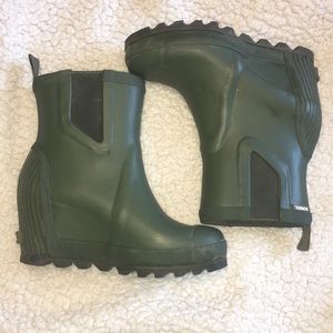 Sorel Women’s Joan of Arctic Wedge Rain Boots 7.5